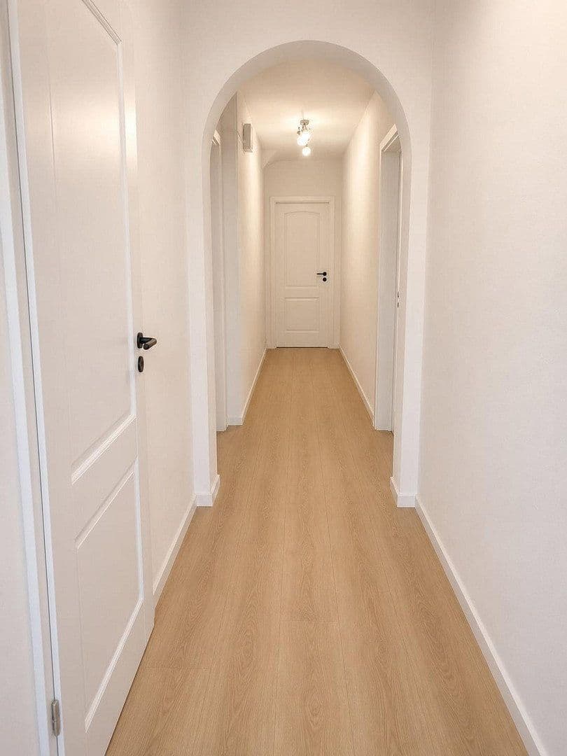 Prenájom domu 130 m², pozemok 374 m², Siegsdorfer Straße, München, Bavorsko Prenájom domu 130 m², pozemok 374 m², Siegsdorfer Straße, München, Bavorsko