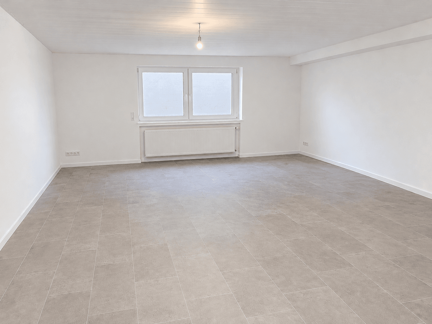 Prenájom domu 130 m², pozemok 374 m², Siegsdorfer Straße, München, Bavorsko Prenájom domu 130 m², pozemok 374 m², Siegsdorfer Straße, München, Bavorsko