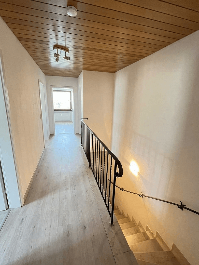 Prenájom domu 130 m², pozemok 374 m², Siegsdorfer Straße, München, Bavorsko Prenájom domu 130 m², pozemok 374 m², Siegsdorfer Straße, München, Bavorsko