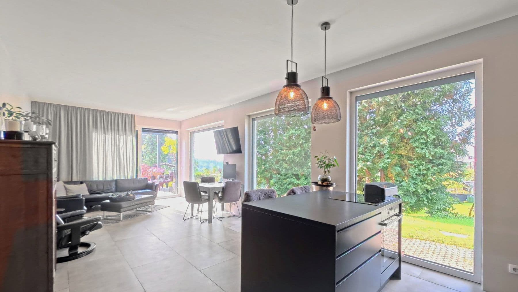 Predaj domu 170 m², pozemok 365 m², Bergisch Gladbach, Severné Porýnie - Westfálsko Predaj domu 170 m², pozemok 365 m², Bergisch Gladbach, Severné Porýnie - Westfálsko