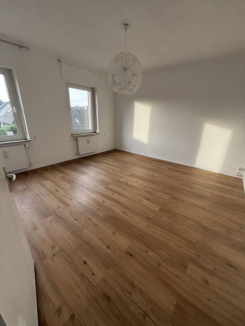 Predaj domu 302 m², pozemok 421 m², Essenberger Str. 217, Moers, Severné Porýnie - Westfálsko Predaj domu 302 m², pozemok 421 m², Essenberger Str. 217, Moers, Severné Porýnie - Westfálsko
