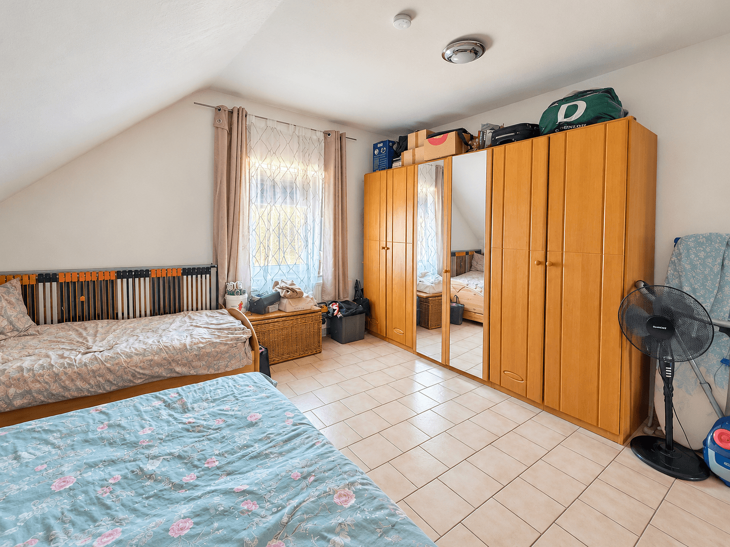 Predaj domu 302 m², pozemok 421 m², Essenberger Str. 217, Moers, Severné Porýnie - Westfálsko Predaj domu 302 m², pozemok 421 m², Essenberger Str. 217, Moers, Severné Porýnie - Westfálsko