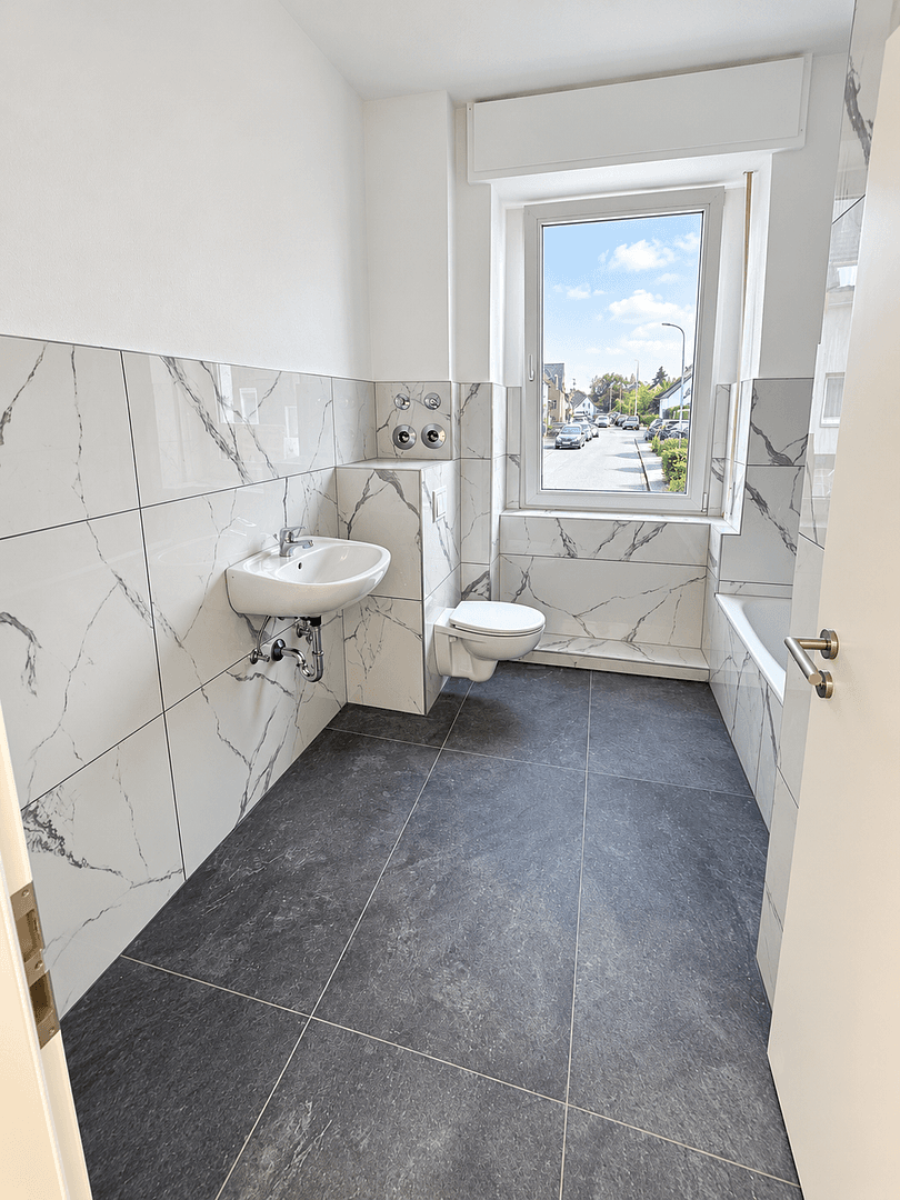 Predaj domu 302 m², pozemok 421 m², Essenberger Str. 217, Moers, Severné Porýnie - Westfálsko Predaj domu 302 m², pozemok 421 m², Essenberger Str. 217, Moers, Severné Porýnie - Westfálsko
