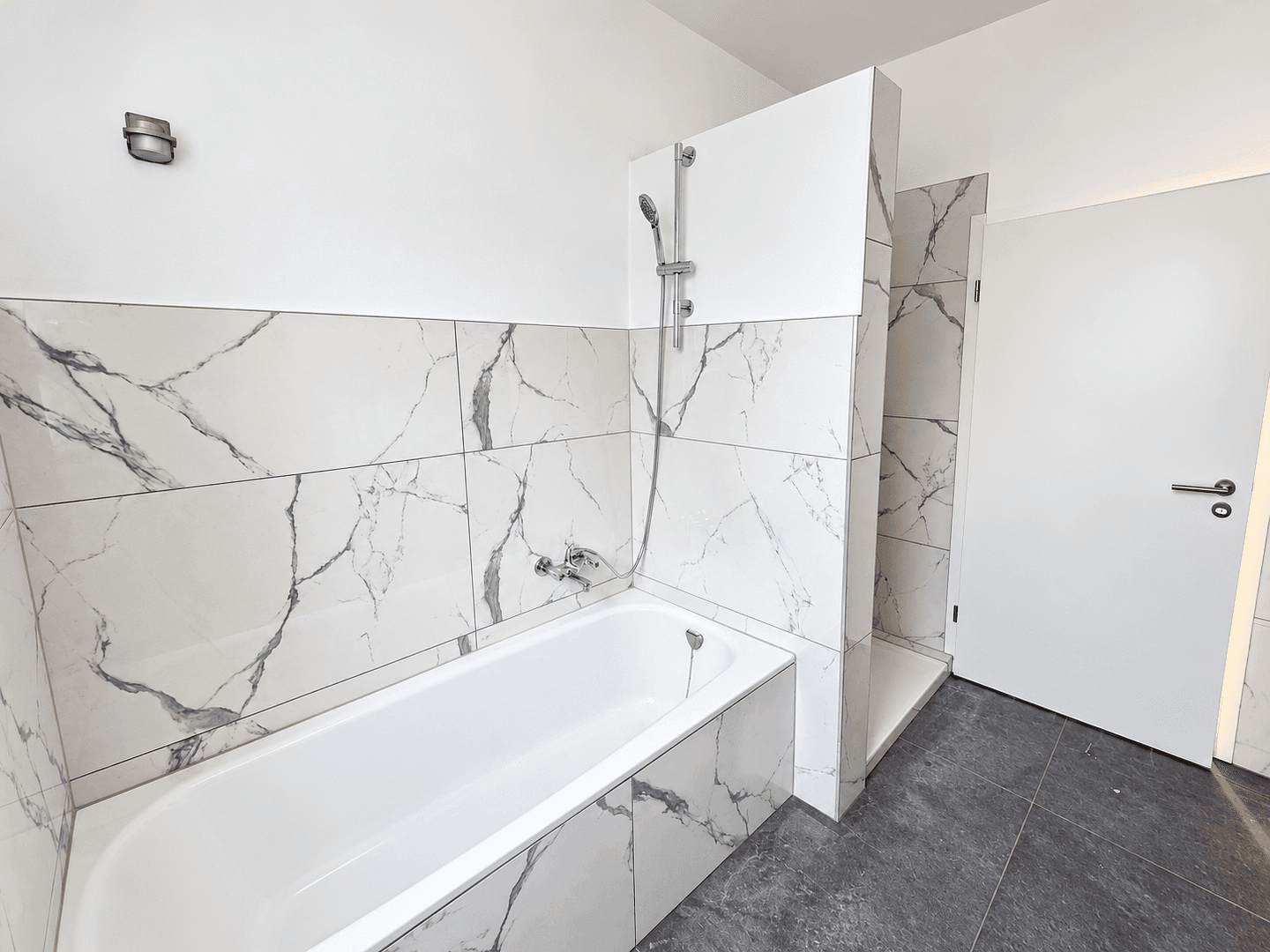 Predaj domu 302 m², pozemok 421 m², Essenberger Str. 217, Moers, Severné Porýnie - Westfálsko Predaj domu 302 m², pozemok 421 m², Essenberger Str. 217, Moers, Severné Porýnie - Westfálsko
