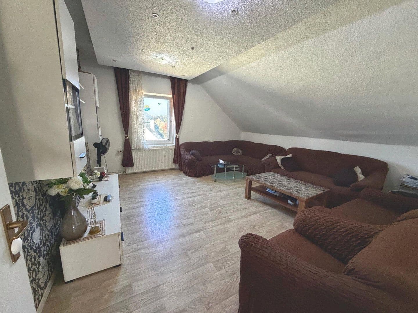 Predaj domu 302 m², pozemok 421 m², Essenberger Str. 217, Moers, Severné Porýnie - Westfálsko Predaj domu 302 m², pozemok 421 m², Essenberger Str. 217, Moers, Severné Porýnie - Westfálsko