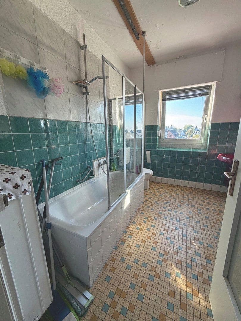 Predaj domu 302 m², pozemok 421 m², Essenberger Str. 217, Moers, Severné Porýnie - Westfálsko Predaj domu 302 m², pozemok 421 m², Essenberger Str. 217, Moers, Severné Porýnie - Westfálsko