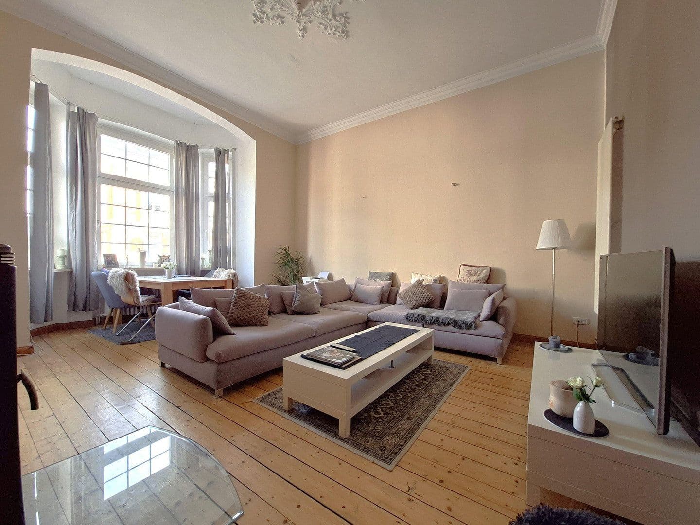 Prenájom bytu 4-izbový 132 m², Rinteln, Dolné Sasko Prenájom bytu 4-izbový 132 m², Rinteln, Dolné Sasko