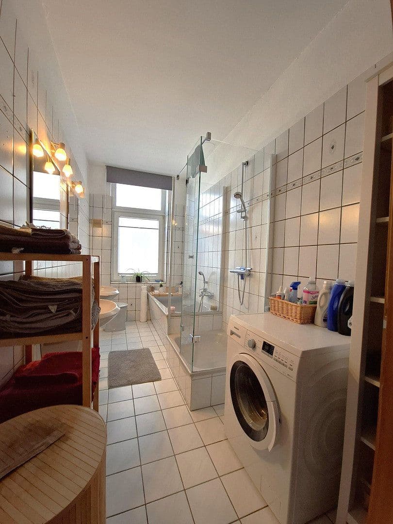 Prenájom bytu 4-izbový 132 m², Rinteln, Dolné Sasko Prenájom bytu 4-izbový 132 m², Rinteln, Dolné Sasko