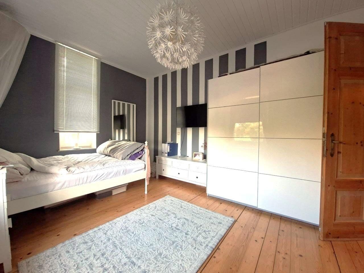 Prenájom bytu 4-izbový 132 m², Rinteln, Dolné Sasko Prenájom bytu 4-izbový 132 m², Rinteln, Dolné Sasko