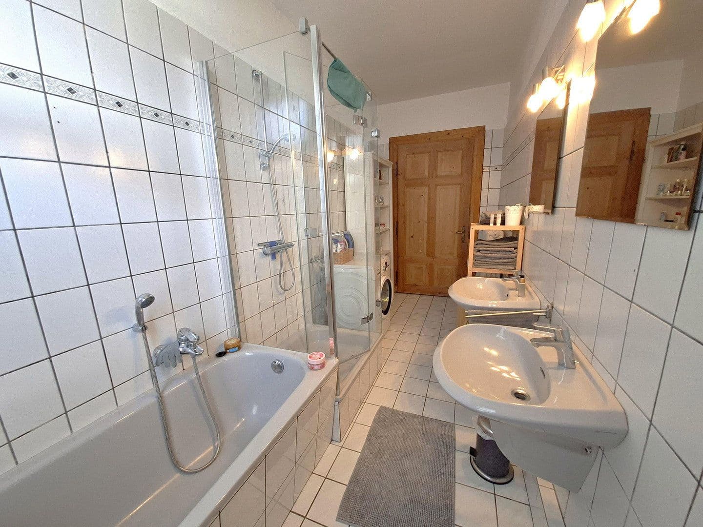 Prenájom bytu 4-izbový 132 m², Rinteln, Dolné Sasko Prenájom bytu 4-izbový 132 m², Rinteln, Dolné Sasko