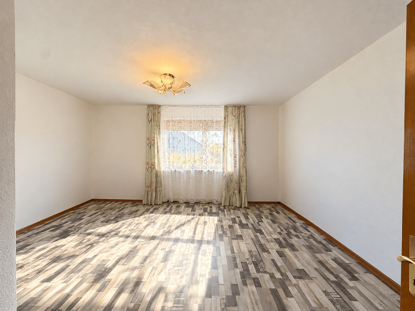 Predaj domu 280 m², pozemok 694 m², Lautertal, Hesensko Predaj domu 280 m², pozemok 694 m², Lautertal, Hesensko