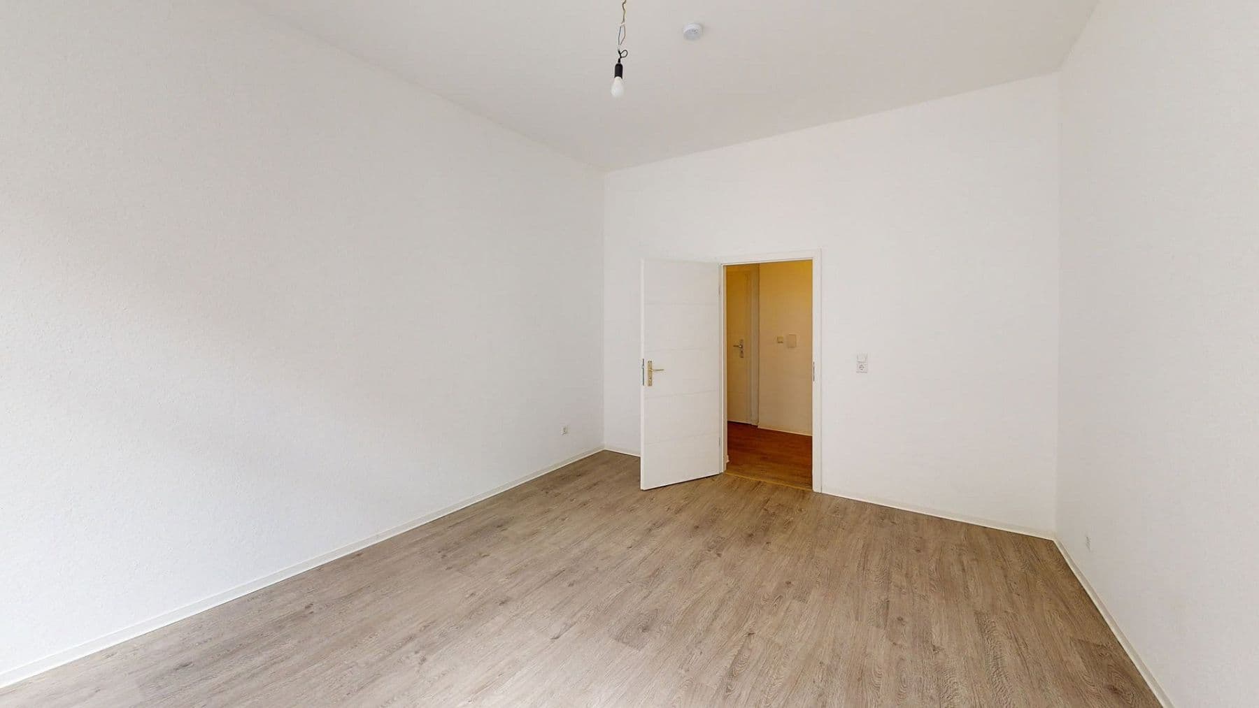 Prenájom bytu 3-izbový 78 m², Mannheim, Bádensko-Wurttembersko Prenájom bytu 3-izbový 78 m², Mannheim, Bádensko-Wurttembersko