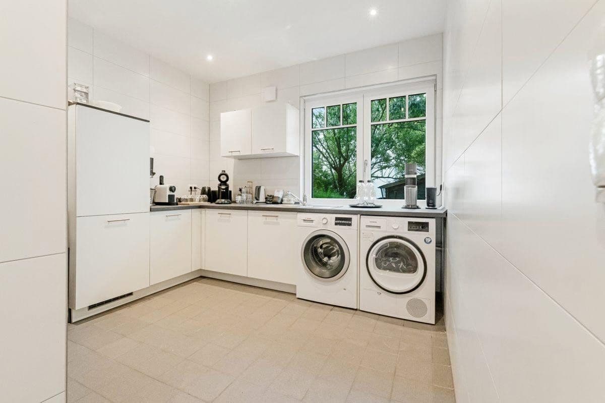 Prenájom kancelárie 23 m², Strandstraße 136, Timmendorfer Strand, Šlezvicko-Holštajnsko Prenájom kancelárie 23 m², Strandstraße 136, Timmendorfer Strand, Šlezvicko-Holštajnsko