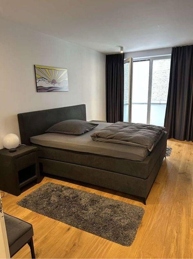 Prenájom bytu 3-izbový 92 m², Bismarckstr. 45, Köln, Severné Porýnie - Westfálsko Prenájom bytu 3-izbový 92 m², Bismarckstr. 45, Köln, Severné Porýnie - Westfálsko