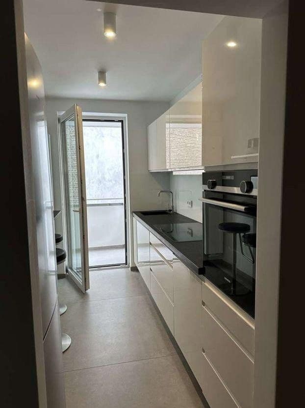 Prenájom bytu 3-izbový 92 m², Bismarckstr. 45, Köln, Severné Porýnie - Westfálsko Prenájom bytu 3-izbový 92 m², Bismarckstr. 45, Köln, Severné Porýnie - Westfálsko