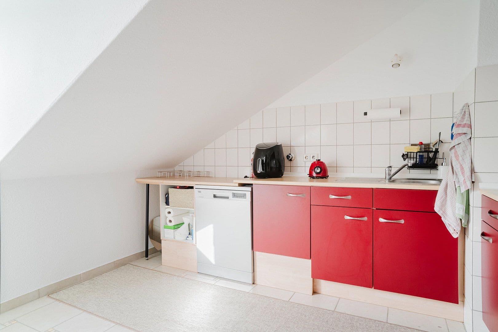 Prenájom bytu 4-izbový 84 m², Hohenzollernstraße, Koblenz, Porýnie-Falcko Prenájom bytu 4-izbový 84 m², Hohenzollernstraße, Koblenz, Porýnie-Falcko