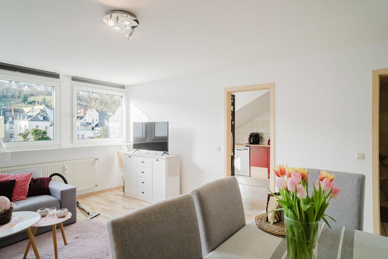 Prenájom bytu 4-izbový 84 m², Hohenzollernstraße, Koblenz, Porýnie-Falcko Prenájom bytu 4-izbový 84 m², Hohenzollernstraße, Koblenz, Porýnie-Falcko