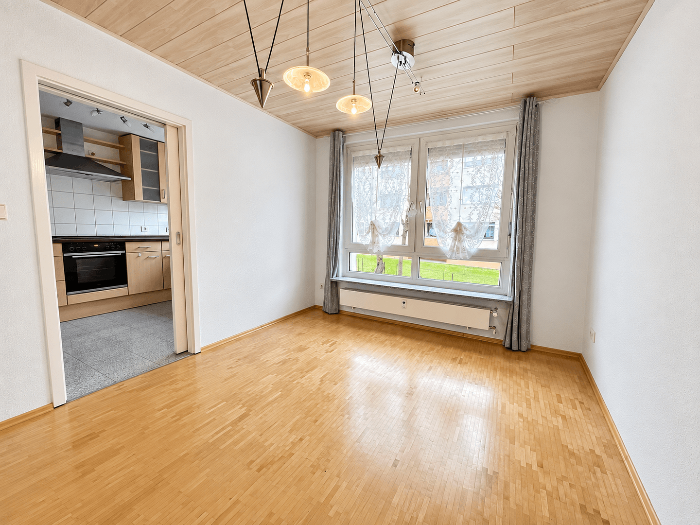 Prenájom bytu 5-izbový 112 m², Herzogenaurach, Bavorsko Prenájom bytu 5-izbový 112 m², Herzogenaurach, Bavorsko