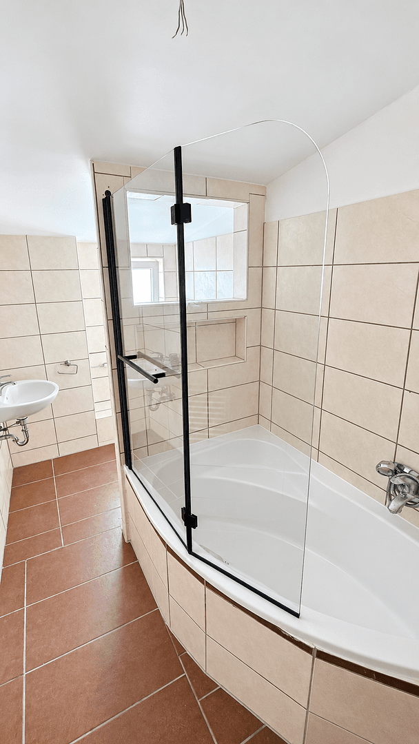 Prenájom bytu 5-izbový 105 m², Kaakstraße 21, Wilhelmshaven, Dolné Sasko Prenájom bytu 5-izbový 105 m², Kaakstraße 21, Wilhelmshaven, Dolné Sasko