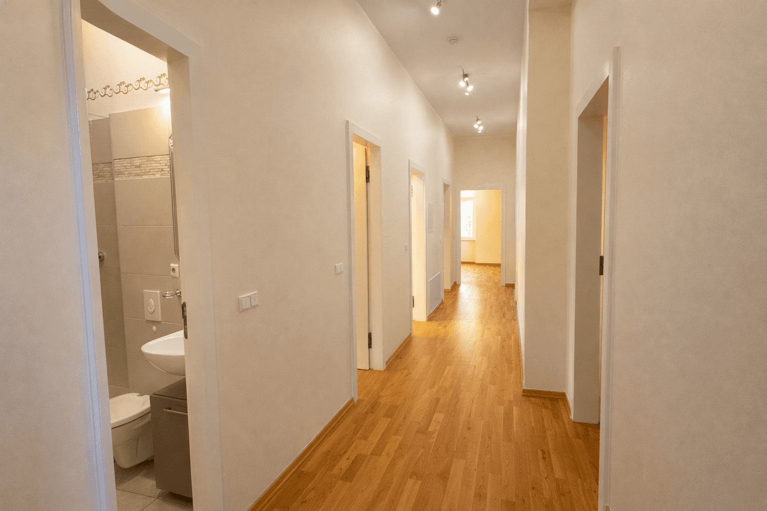 Predaj bytu 6-izbový 224 m², Berlin, Berlín Predaj bytu 6-izbový 224 m², Berlin, Berlín