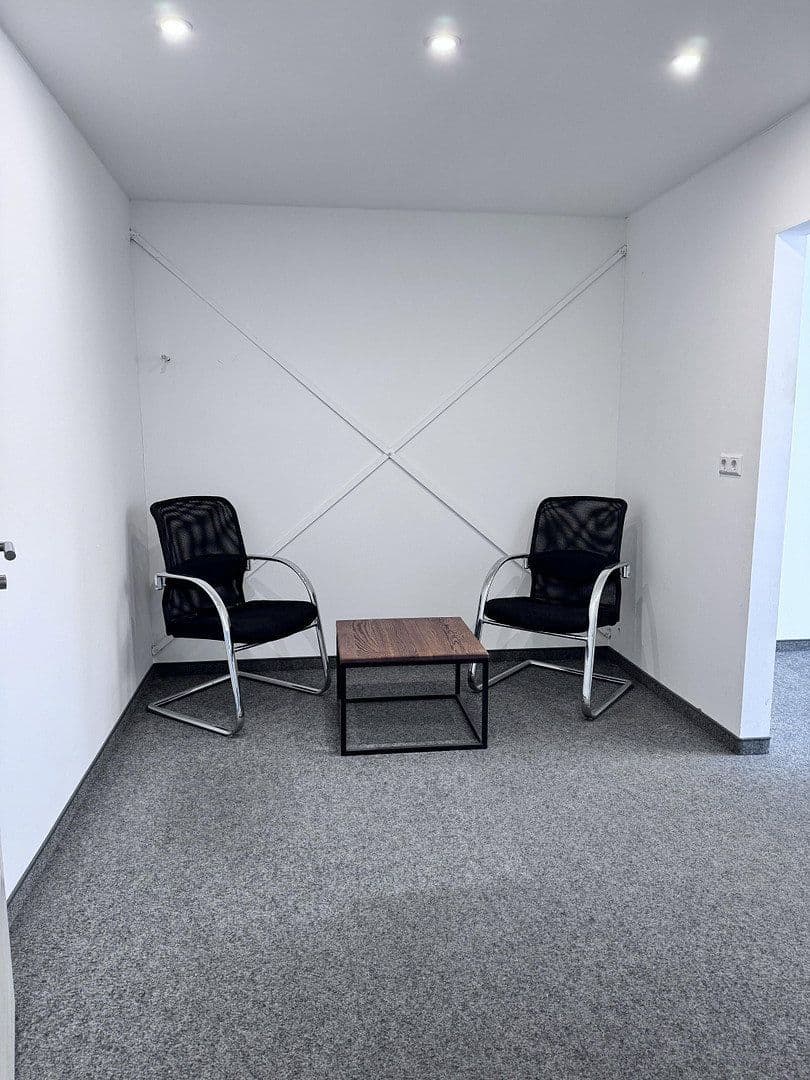 Prenájom nebytového priestoru 183 m², Thiendorf, Sasko Prenájom nebytového priestoru 183 m², Thiendorf, Sasko