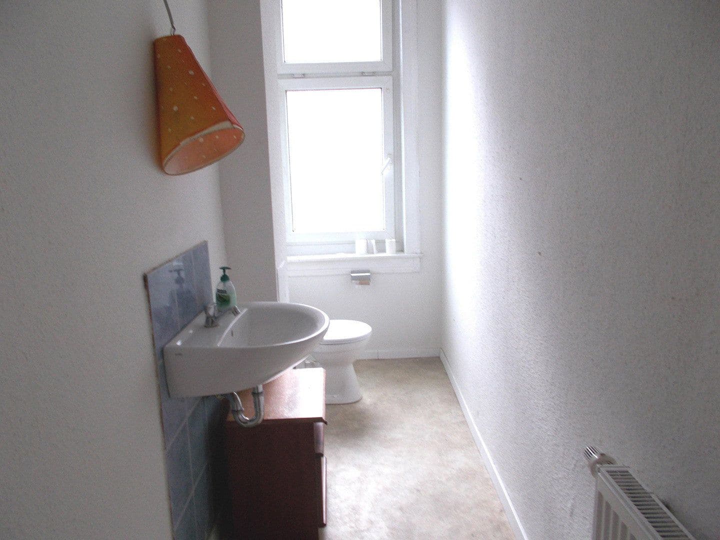Prenájom bytu 1-izbový 16 m², Trierer Straße 33, Weimar, Durínsko Prenájom bytu 1-izbový 16 m², Trierer Straße 33, Weimar, Durínsko