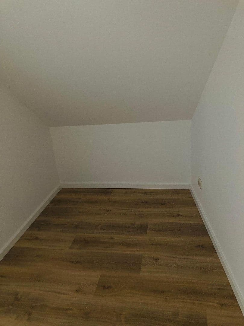 Prenájom bytu 3-izbový 72 m², Hattersheim am Main, Hesensko Prenájom bytu 3-izbový 72 m², Hattersheim am Main, Hesensko