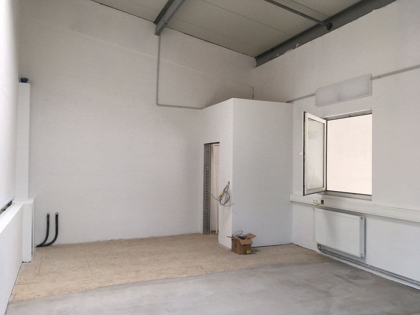Prenájom nebytového priestoru 160 m², Kisdorfer Weg 15-17, Kaltenkirchen, Šlezvicko-Holštajnsko Prenájom nebytového priestoru 160 m², Kisdorfer Weg 15-17, Kaltenkirchen, Šlezvicko-Holštajnsko