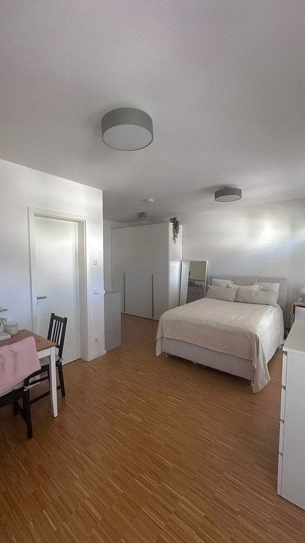 Prenájom bytu 1-izbový 32 m², Frankfurt, Hesensko Prenájom bytu 1-izbový 32 m², Frankfurt, Hesensko