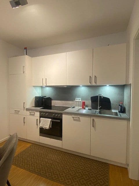 Prenájom bytu 2-izbový 53 m², Frankfurt am Main, Hesensko Prenájom bytu 2-izbový 53 m², Frankfurt am Main, Hesensko