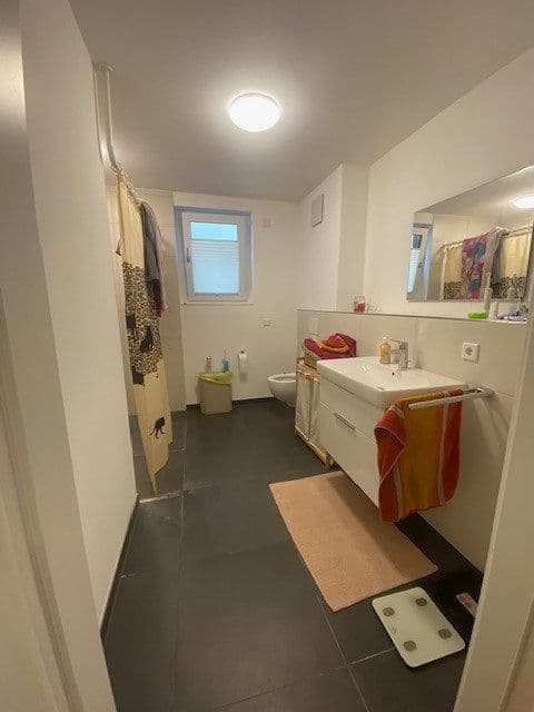 Prenájom bytu 2-izbový 53 m², Frankfurt am Main, Hesensko Prenájom bytu 2-izbový 53 m², Frankfurt am Main, Hesensko