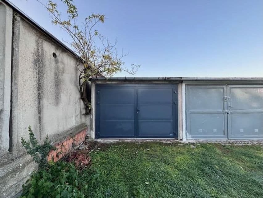 Prenájom garáže 16 m², Nebovidy, Jihomoravský kraj Prenájom garáže 16 m², Nebovidy, Jihomoravský kraj