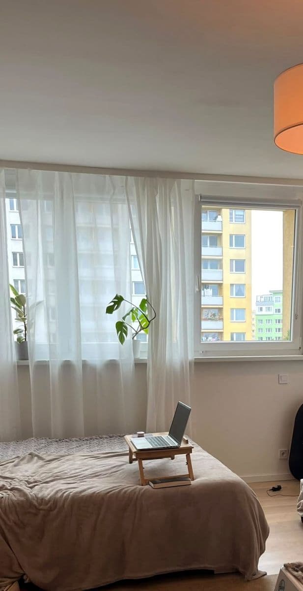 Prenájom bytu 1-izbový 24 m², Děčínská, Praha, Praha Prenájom bytu 1-izbový 24 m², Děčínská, Praha, Praha