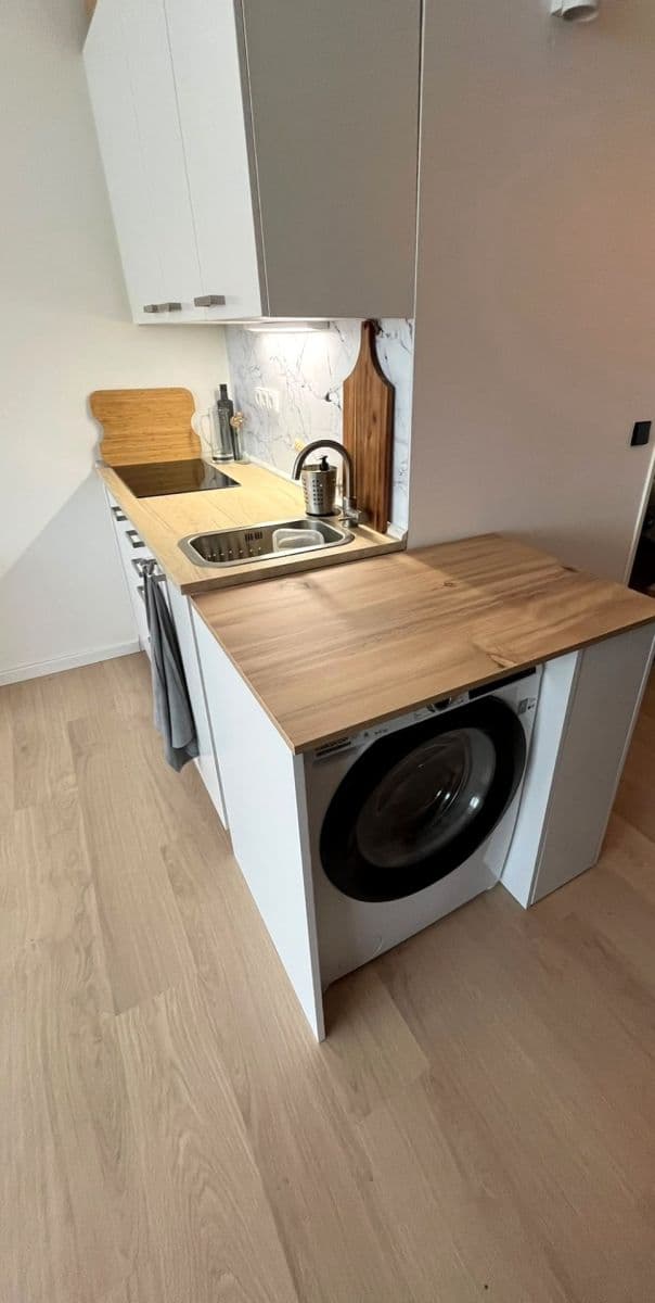 Prenájom bytu 1-izbový 24 m², Děčínská, Praha, Praha Prenájom bytu 1-izbový 24 m², Děčínská, Praha, Praha