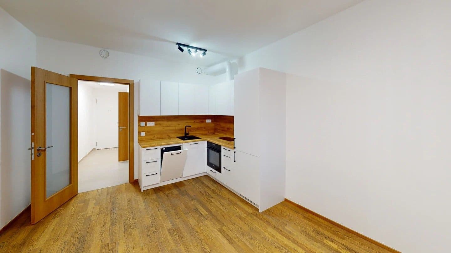 Prenájom bytu 1-izbový 33 m², Hartigova, Praha, Praha Prenájom bytu 1-izbový 33 m², Hartigova, Praha, Praha