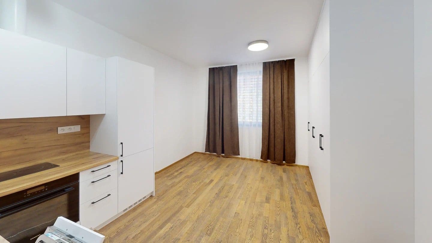 Prenájom bytu 1-izbový 33 m², Hartigova, Praha, Praha Prenájom bytu 1-izbový 33 m², Hartigova, Praha, Praha