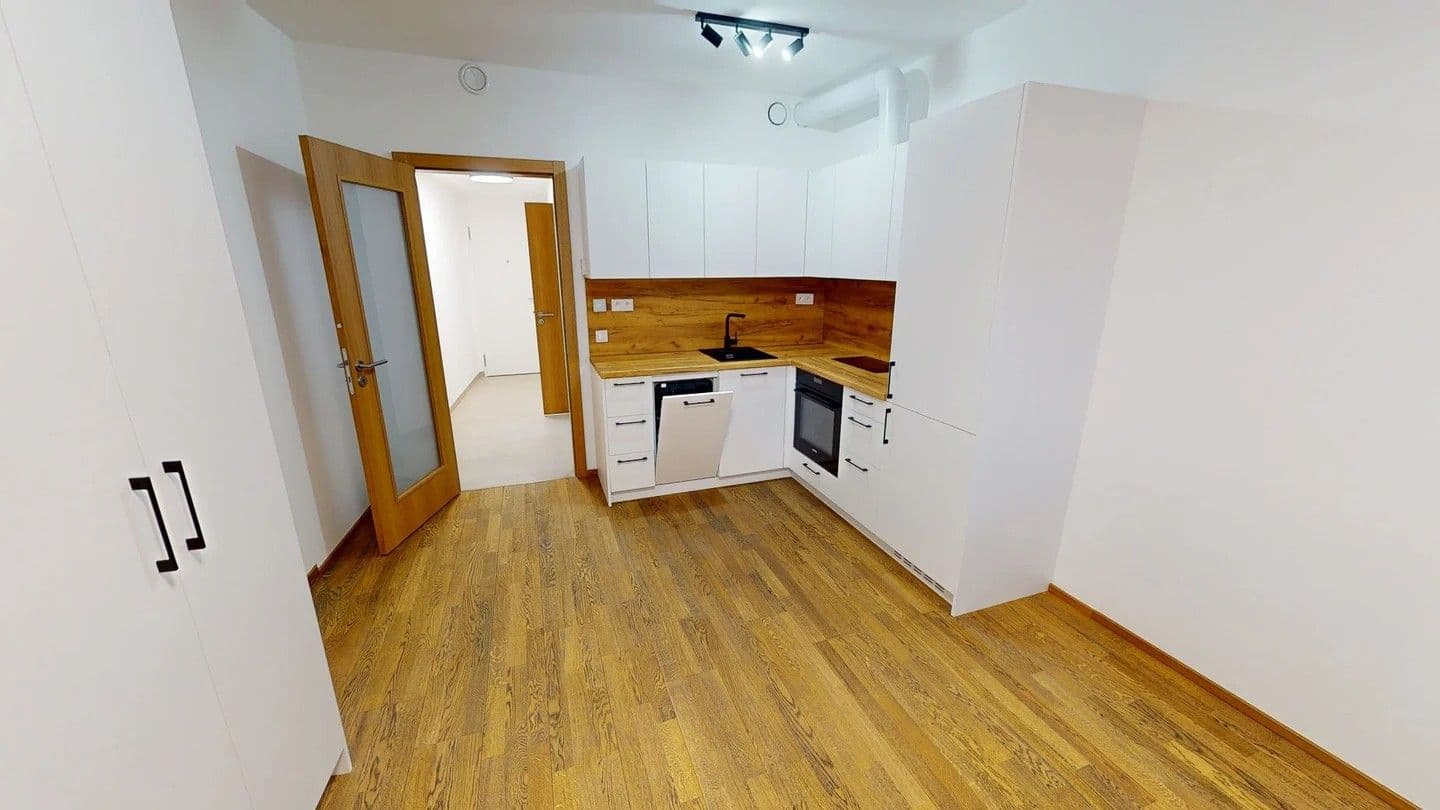 Prenájom bytu 1-izbový 33 m², Hartigova, Praha, Praha Prenájom bytu 1-izbový 33 m², Hartigova, Praha, Praha