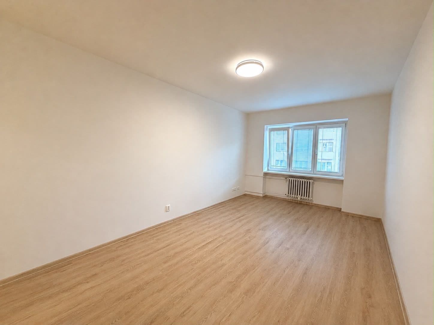 Prenájom bytu 1-izbový 33 m², Dělnická, Praha, Praha Prenájom bytu 1-izbový 33 m², Dělnická, Praha, Praha