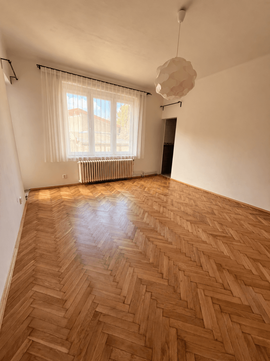 Prenájom bytu 4-izbový 95 m², Bedřicha Smetany, Český Brod, Středočeský kraj Prenájom bytu 4-izbový 95 m², Bedřicha Smetany, Český Brod, Středočeský kraj