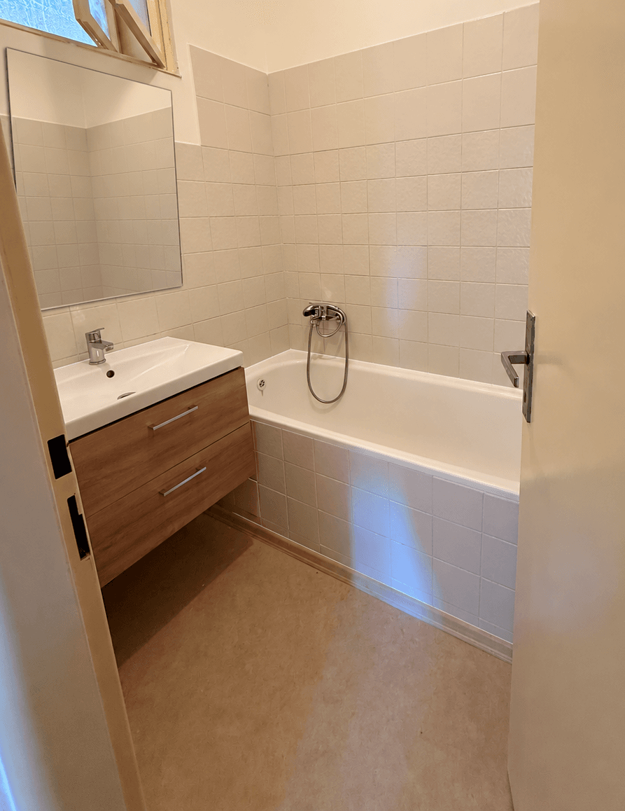 Prenájom bytu 4-izbový 95 m², Bedřicha Smetany, Český Brod, Středočeský kraj Prenájom bytu 4-izbový 95 m², Bedřicha Smetany, Český Brod, Středočeský kraj