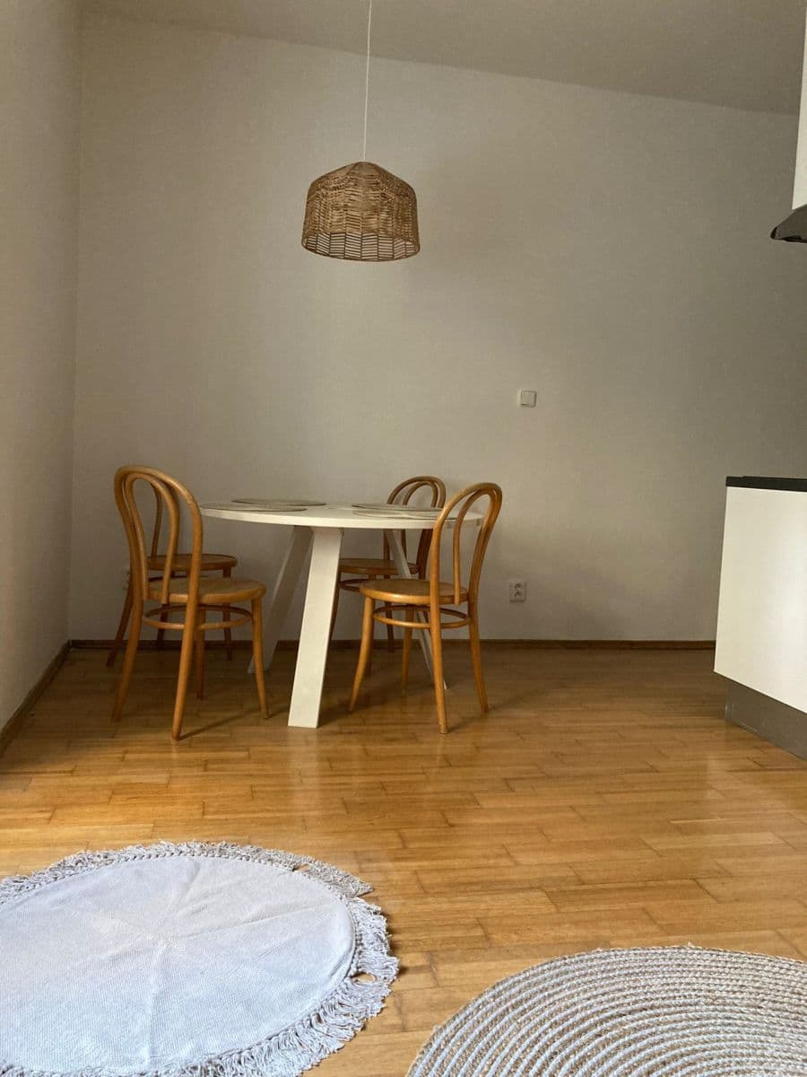 Prenájom bytu 1-izbový 34 m², Na Hutích, Praha, Praha Prenájom bytu 1-izbový 34 m², Na Hutích, Praha, Praha