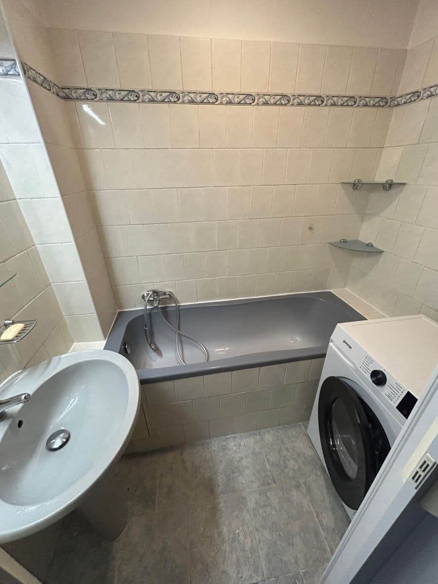 Prenájom bytu 2-izbový 60 m², U Průhonu, Praha, Praha Prenájom bytu 2-izbový 60 m², U Průhonu, Praha, Praha