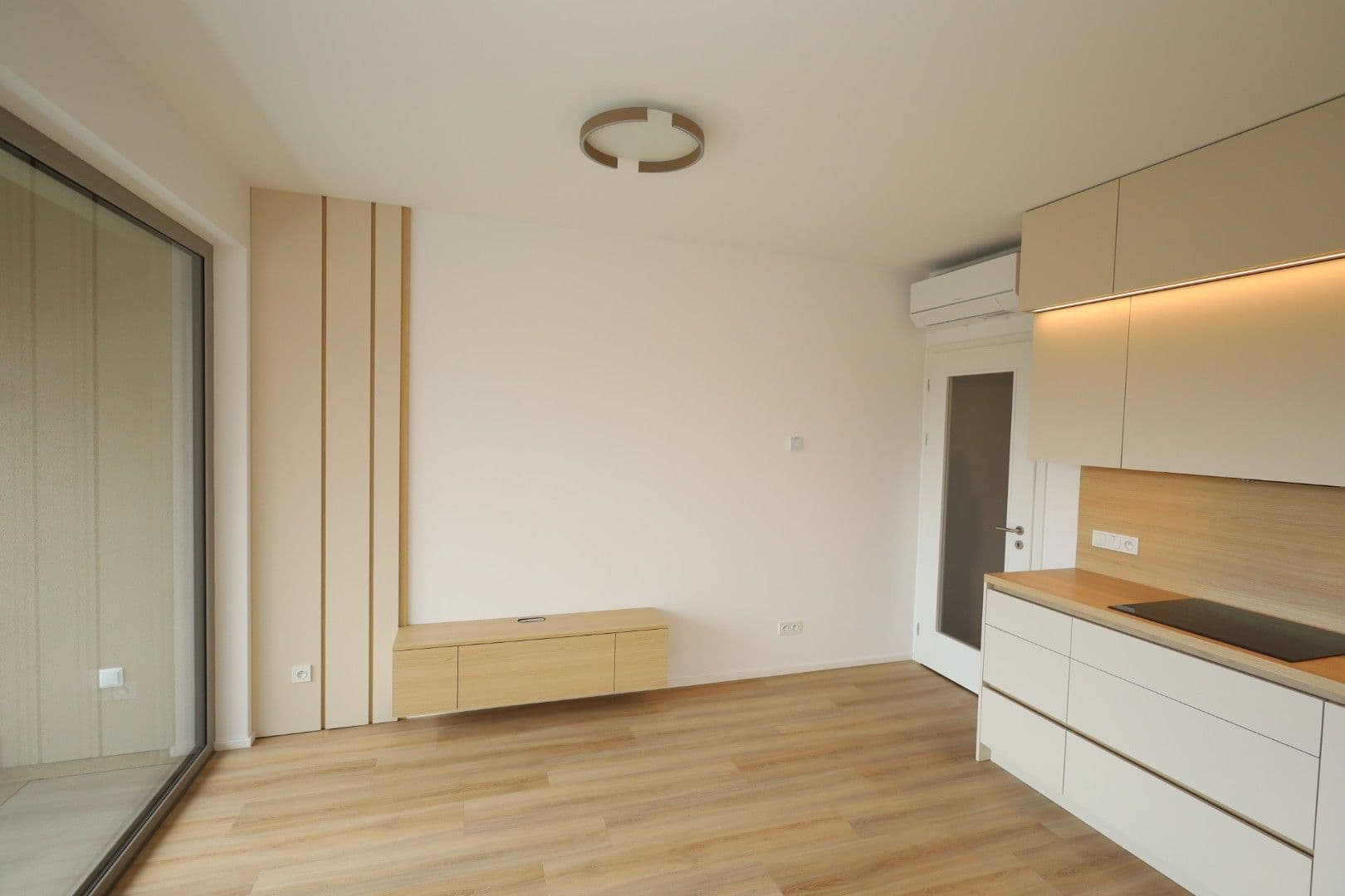 Prenájom bytu 2-izbový 47 m², Práčská, Praha, Praha Prenájom bytu 2-izbový 47 m², Práčská, Praha, Praha