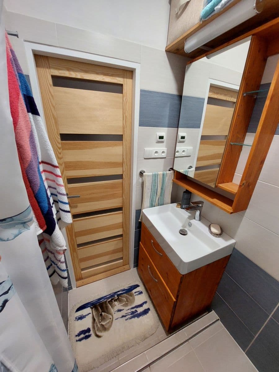 Prenájom bytu 1-izbový 38 m², Narcisová, Košice - mestská časť Západ, Košický kraj Prenájom bytu 1-izbový 38 m², Narcisová, Košice - mestská časť Západ, Košický kraj