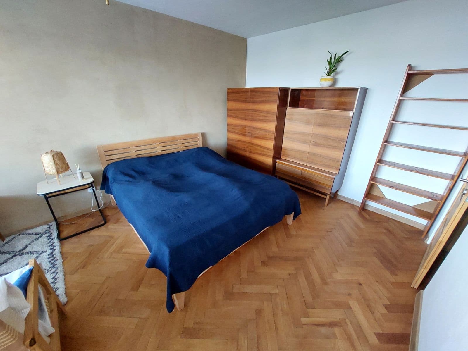 Prenájom bytu 1-izbový 38 m², Narcisová, Košice - mestská časť Západ, Košický kraj Prenájom bytu 1-izbový 38 m², Narcisová, Košice - mestská časť Západ, Košický kraj