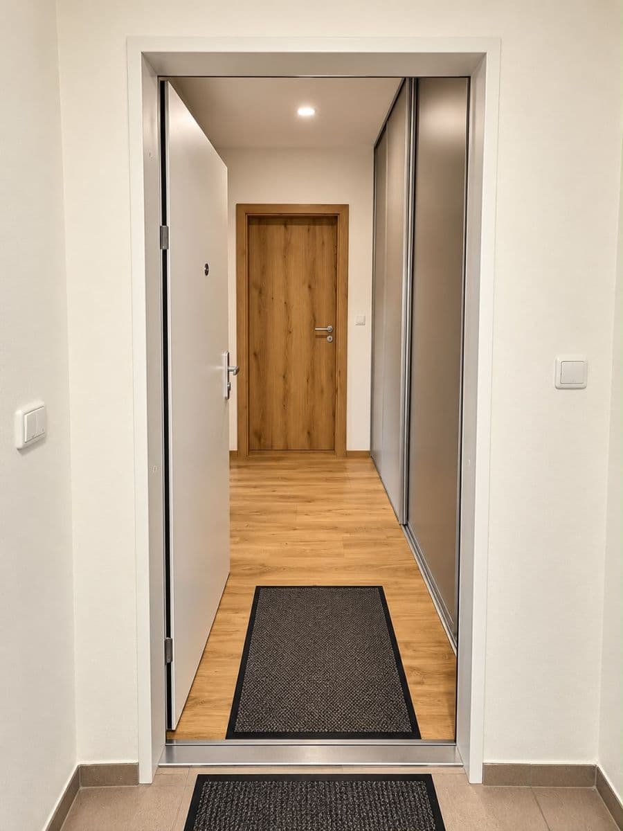 Predaj bytu 1-izbový 32 m², Pod Hradem I, Zlín, Zlínský kraj Predaj bytu 1-izbový 32 m², Pod Hradem I, Zlín, Zlínský kraj