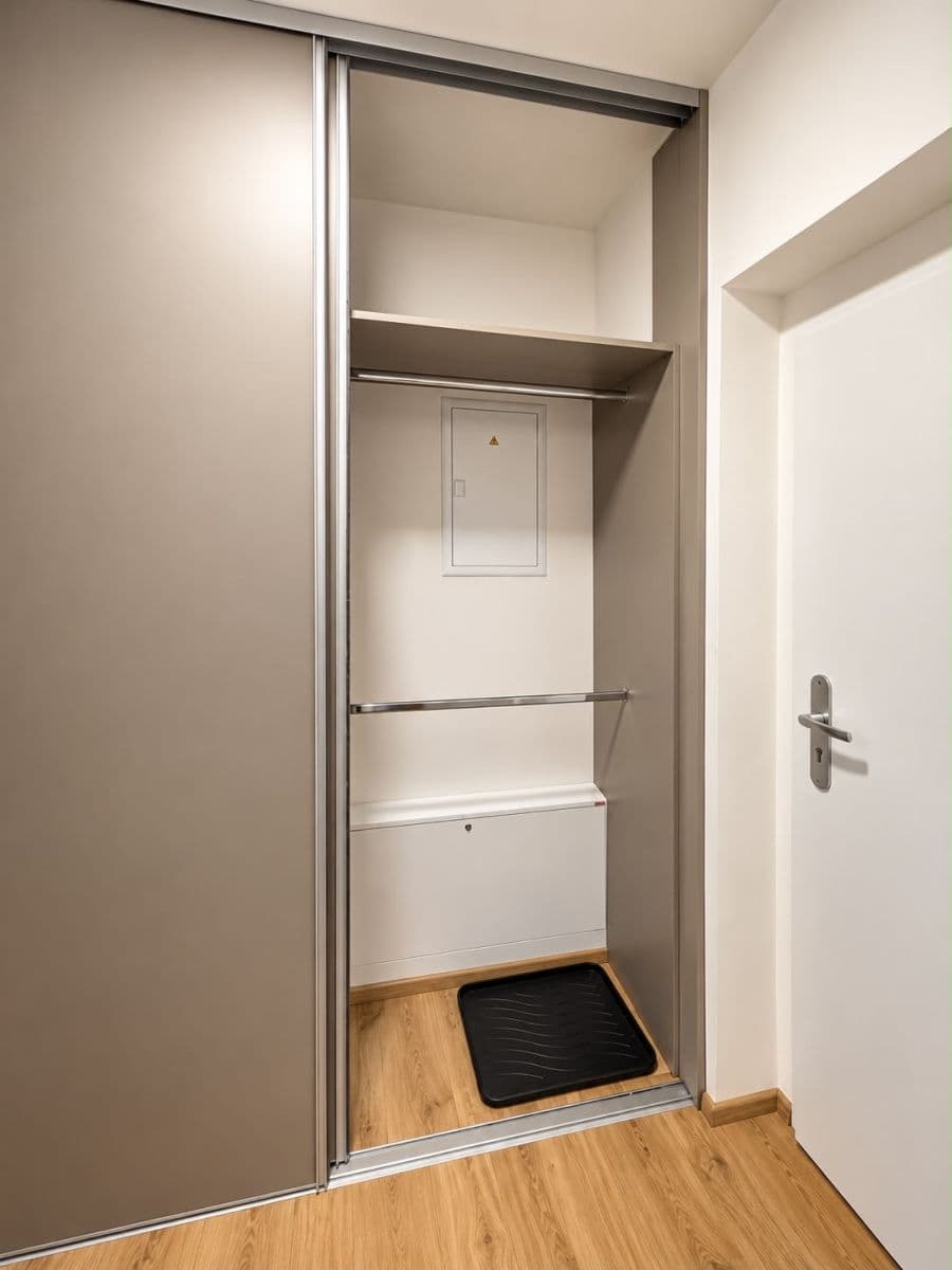 Predaj bytu 1-izbový 32 m², Pod Hradem I, Zlín, Zlínský kraj Predaj bytu 1-izbový 32 m², Pod Hradem I, Zlín, Zlínský kraj