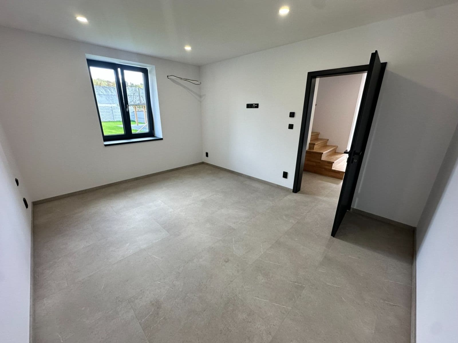 Predaj domu 142 m², pozemok 991 m², Na Poříčí, Králův Dvůr, Středočeský kraj Predaj domu 142 m², pozemok 991 m², Na Poříčí, Králův Dvůr, Středočeský kraj