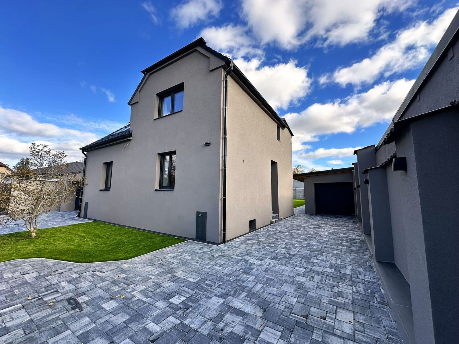Predaj domu 142 m², pozemok 991 m², Na Poříčí, Králův Dvůr, Středočeský kraj Predaj domu 142 m², pozemok 991 m², Na Poříčí, Králův Dvůr, Středočeský kraj