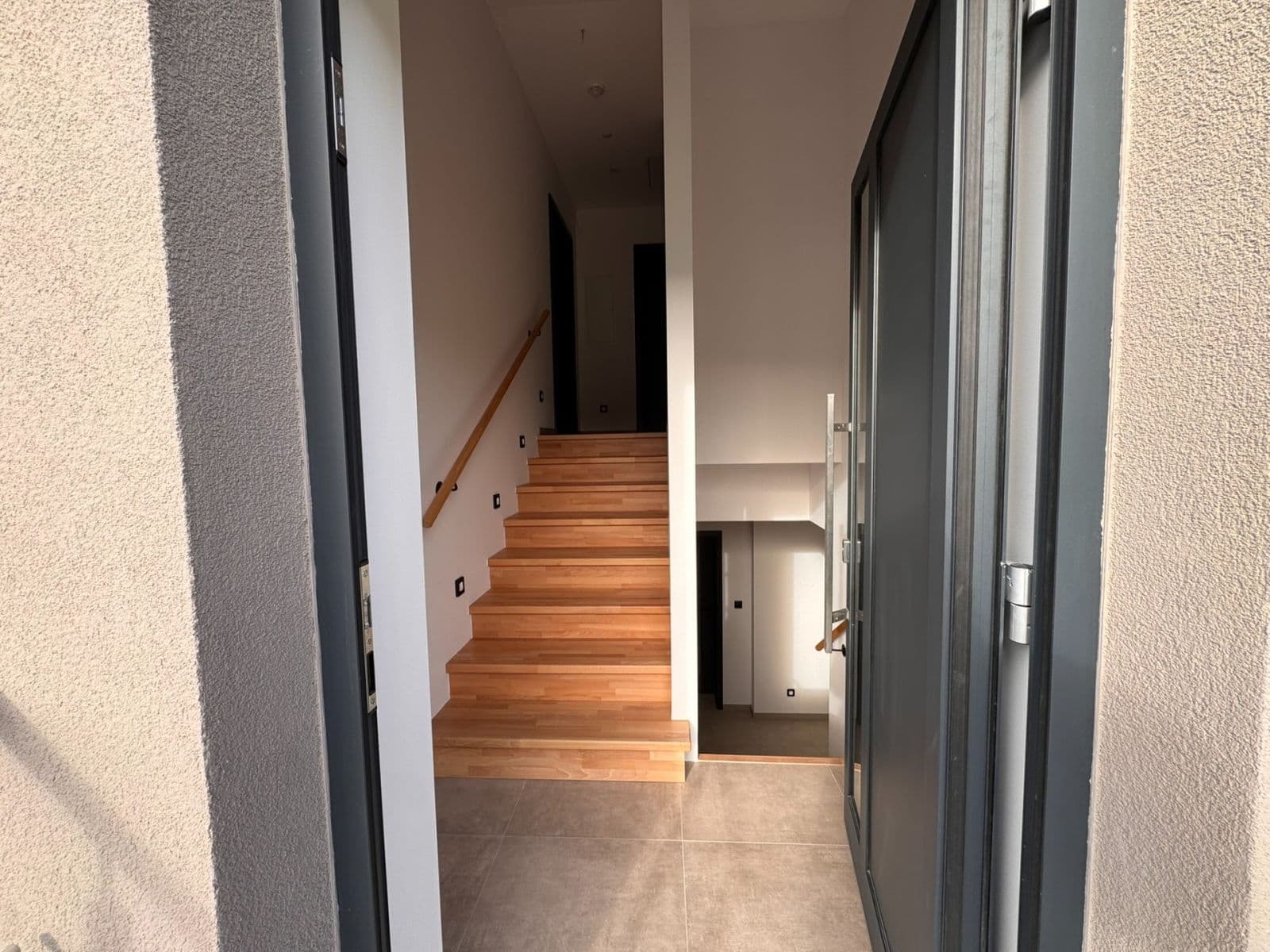 Predaj domu 142 m², pozemok 991 m², Na Poříčí, Králův Dvůr, Středočeský kraj Predaj domu 142 m², pozemok 991 m², Na Poříčí, Králův Dvůr, Středočeský kraj